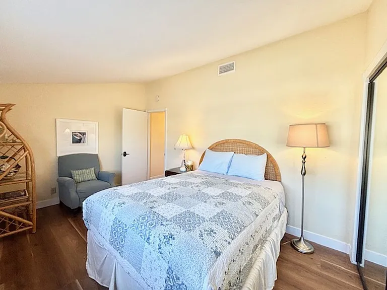 3949 Ocean Dr — Photo 18