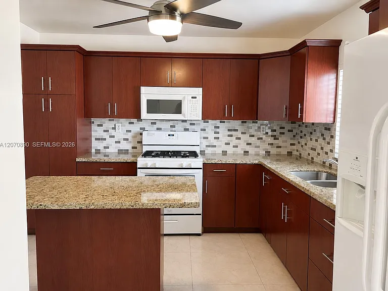 325 NE 108th St #1 — Photo 2