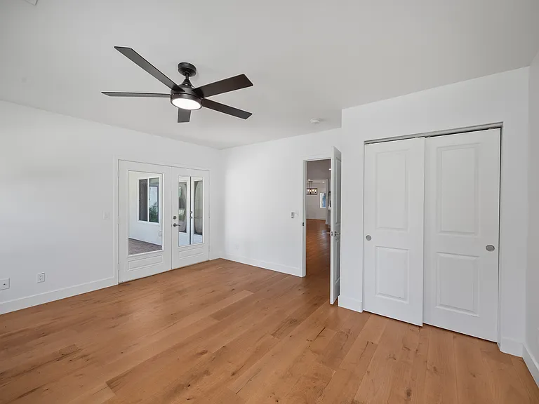 3247 E Roma Ave — Photo 14