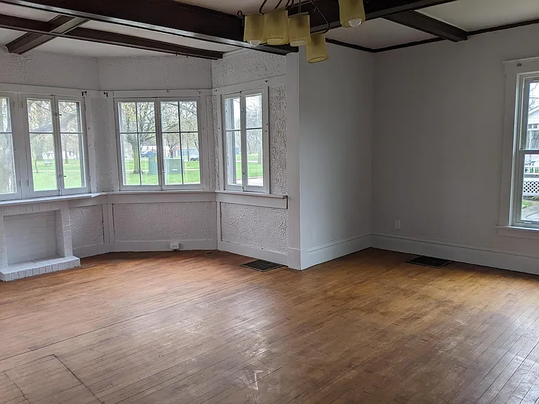 312 Harrison Ave — Photo 4