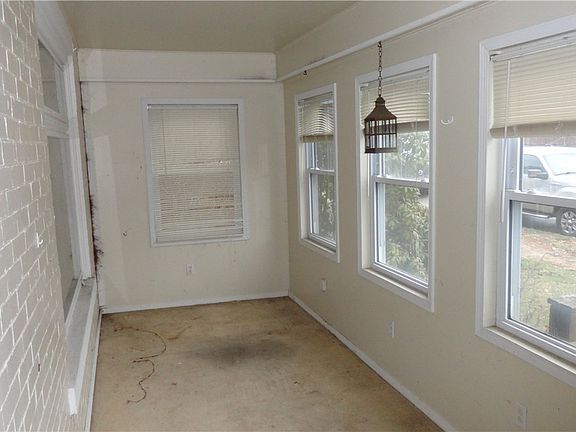 2nd image of 510 Grant St