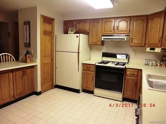 3rd image of 1669 Willow Woods
