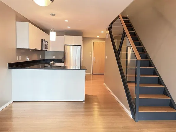 2 Earhart St Unit 128, Cambridge, MA 02141