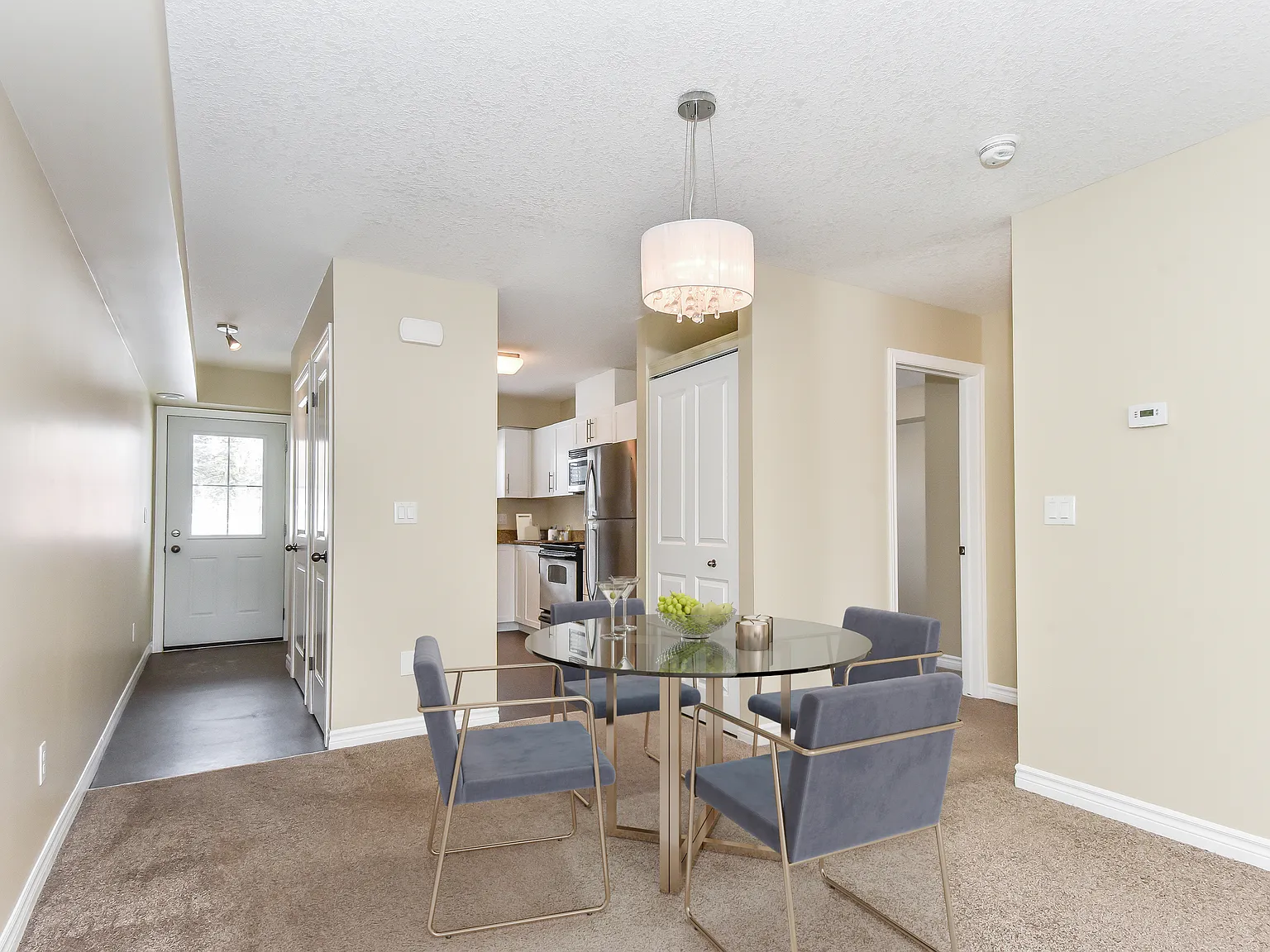 225 Riddell Street — Photo 4