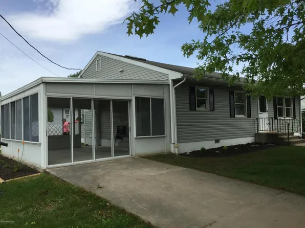 131 Corner W Hall St, Swoyersville, PA 18704