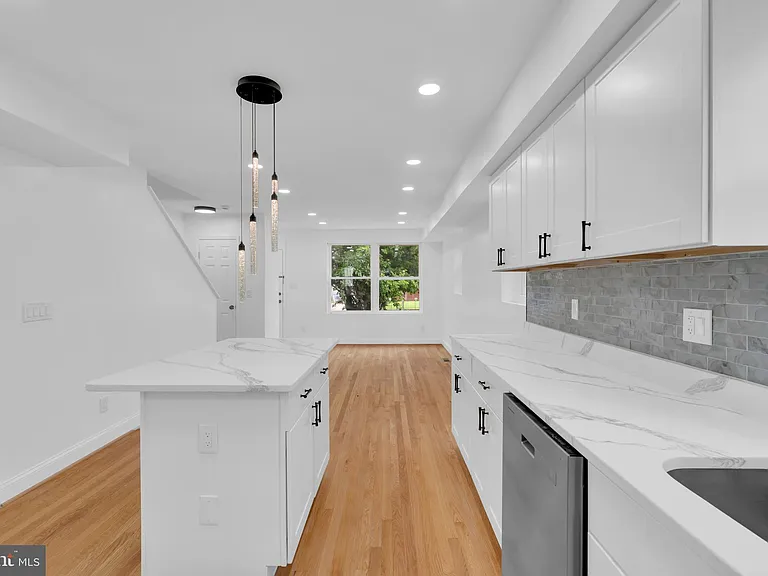 518 Oglethorpe St NE — Photo 21