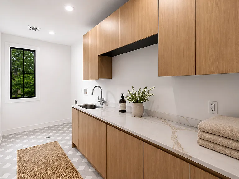 1 Feldman Ct — Photo 22