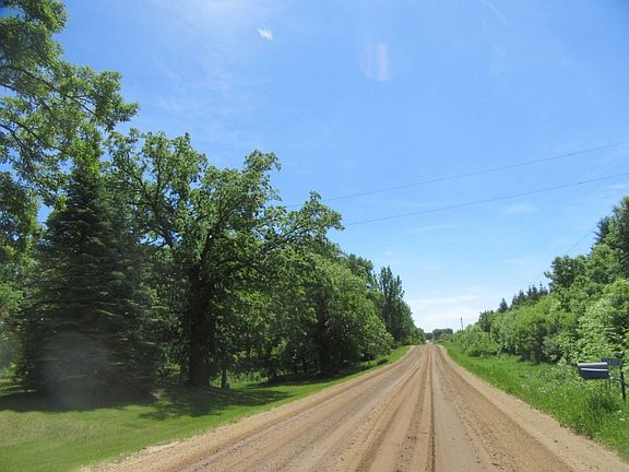 4th image of 23672 Diversion Dr