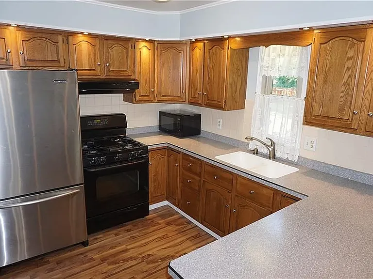 412 McLaughlin Ave — Photo 11