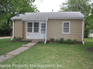 2204 Green Ave, Manhattan, KS 66502