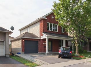 1818 Appleford St, Ottawa, ON K1J1K2