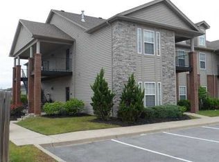 7314 Saint Andrews Woods Cir UNIT 203, Louisville, KY 40214