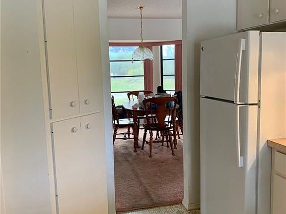 5th image of 10072 Edmonton Ave