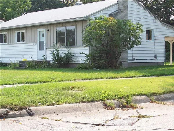 21904 Masch Ave photo 1