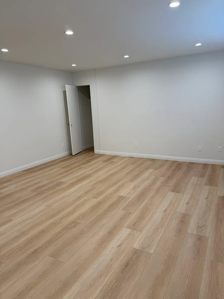Building Photo - 419 S Verdugo Rd #102