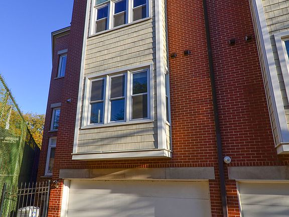 2nd image of 1906 N Kenmore Ave