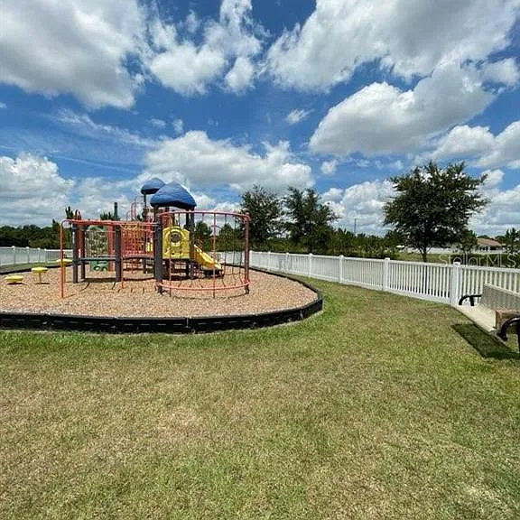 6911 Gideon Cir — Photo 32
