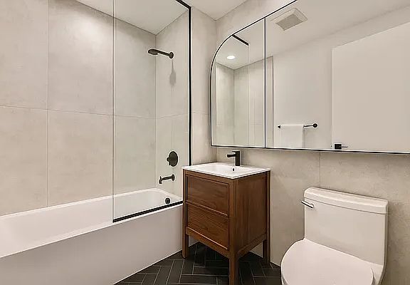 5th image of 953 Dean St #233
