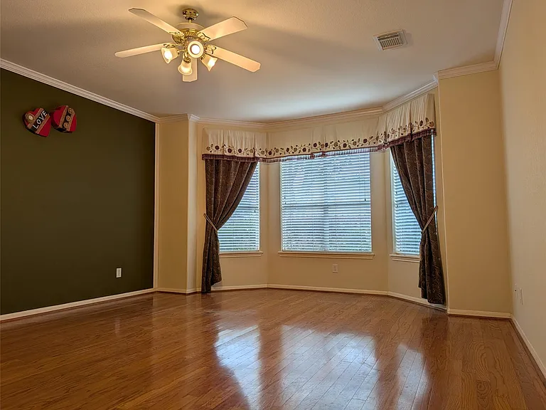 6018 Briar Hill Ct — Photo 10