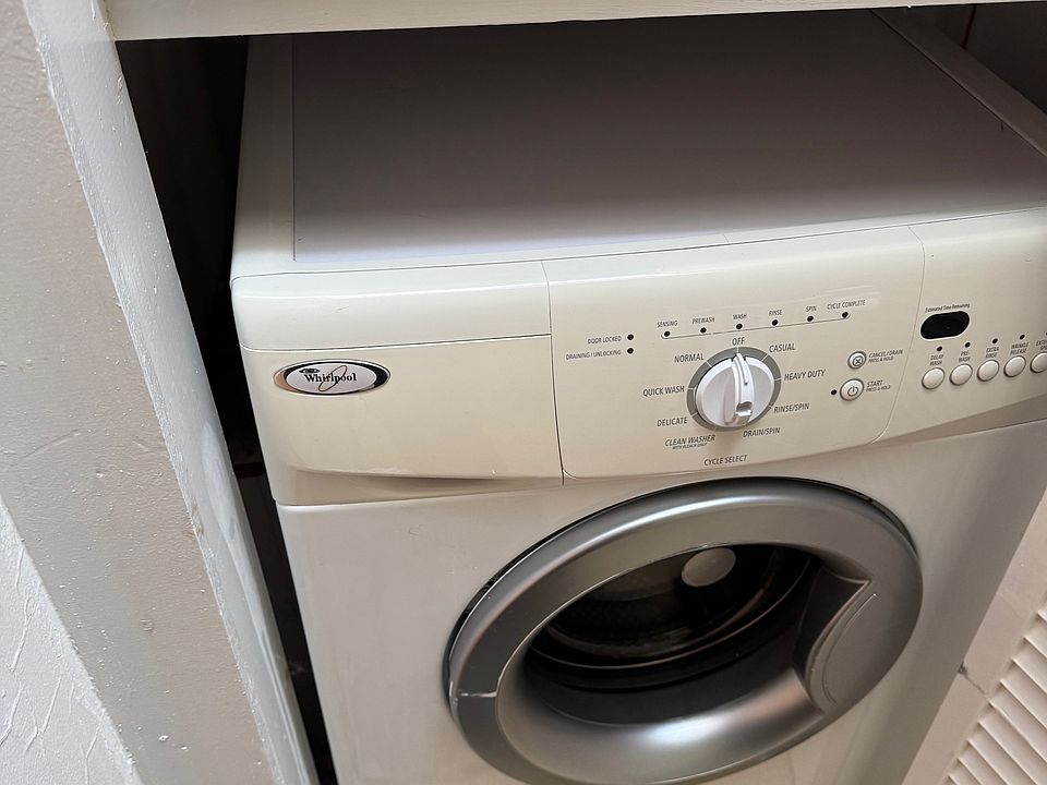 Exclusive use laundry, no coin