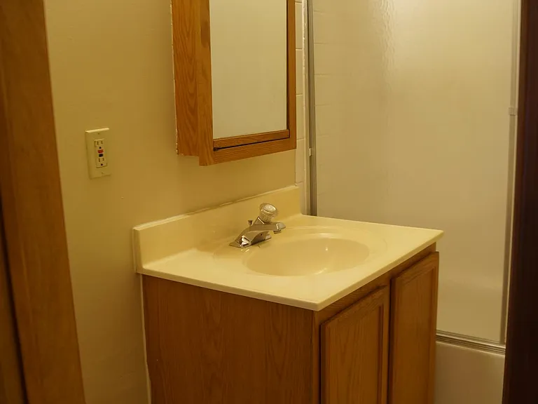 908 Avenue H — Photo 3