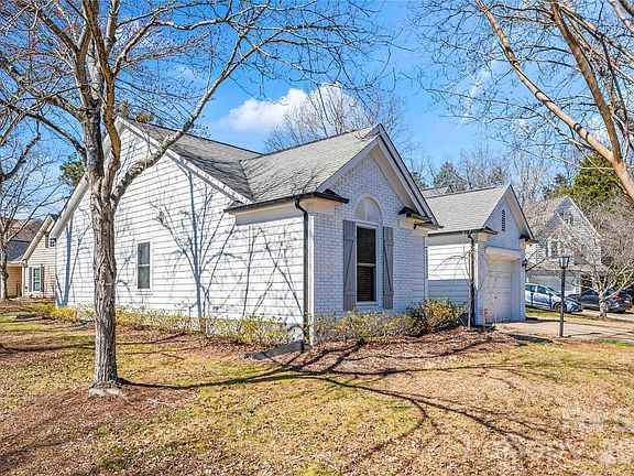 3rd image of 12112 Kempshott Ct