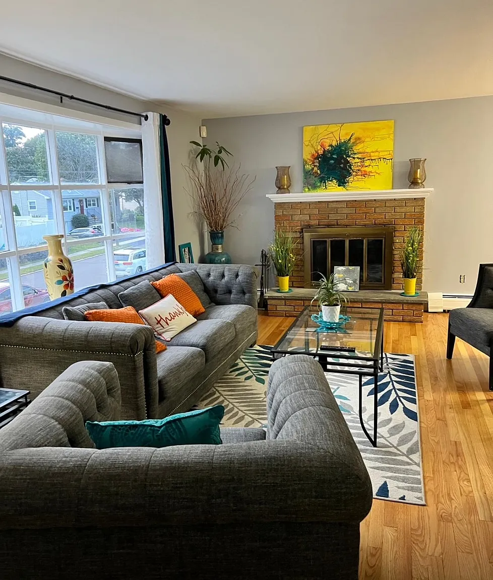 3 bed, 1.5 bath, 1171 sqft, $5,950 — Photo 1