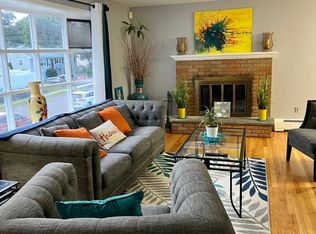 20 Springview Ave, Stratford, CT 06614