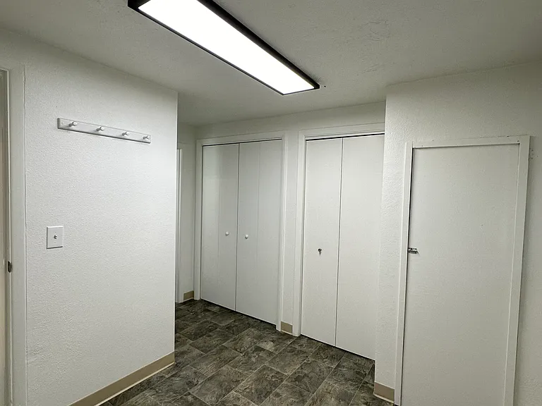 926 NE Davis St — Photo 16