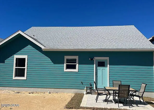 4 bed, 2.5 bath, 1600 sqft, $2,800 — Photo 2