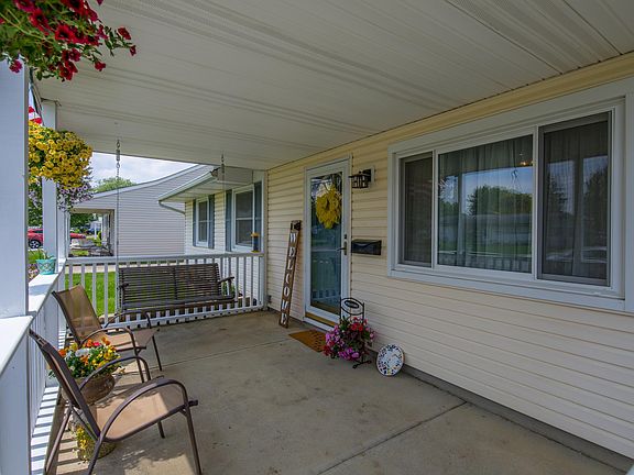 4th image of 1088 Moncrief Ave