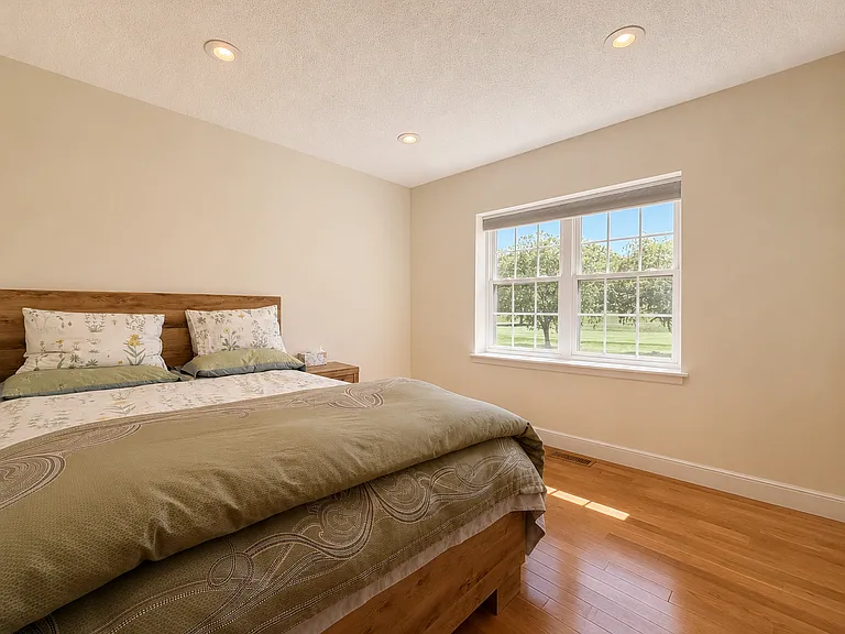 30 Lake Shore Ct #1 — Photo 6