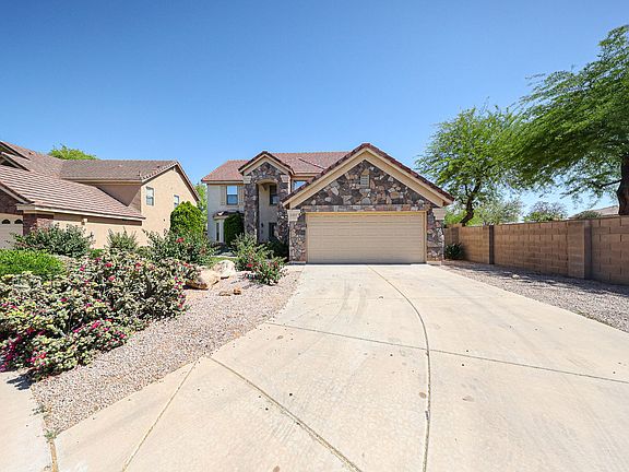 3rd image of 2303 E Winged Foot Dr