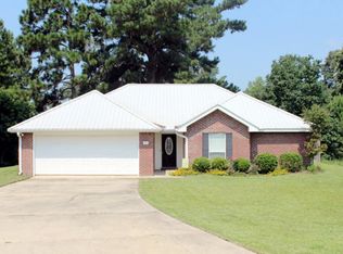 5 Dixie Dr, Hattiesburg, MS 39402