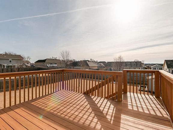 3rd image of 2709 Oakwood Dr