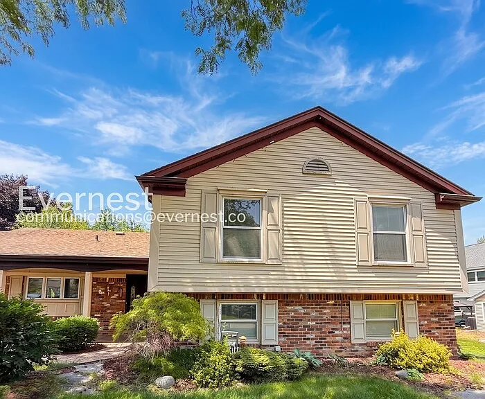 42021 Banbury Ct — Photo 2