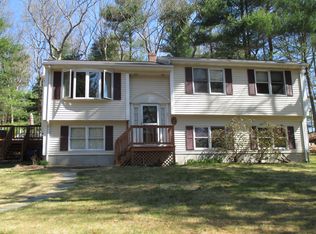 31 Tiffany Rd, Coventry, RI 02816