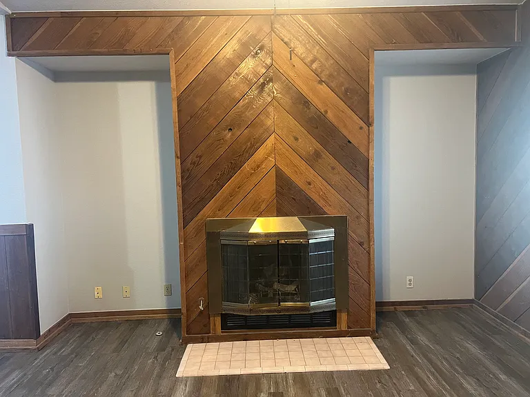 1220 S Quincy Ave — Photo 12