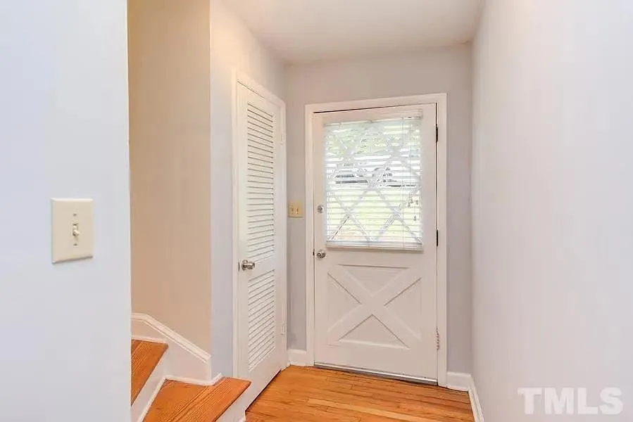 205 Sunrise Ln — Photo 2