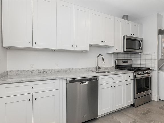 3rd image of 159 Forest St Floor 2
