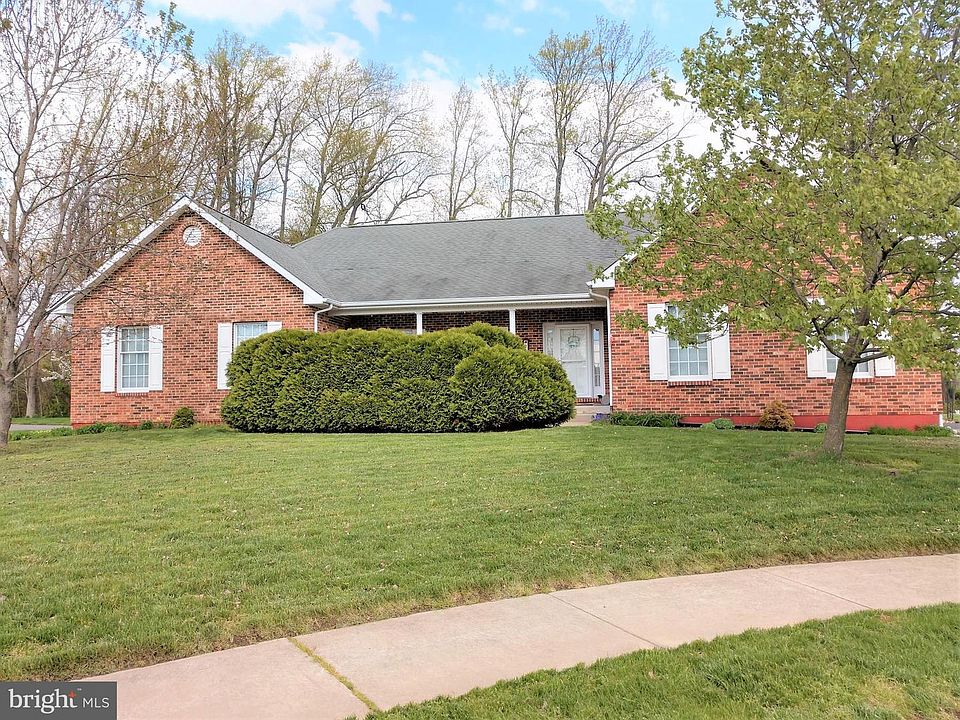 1st image of 216 Delilah Dr