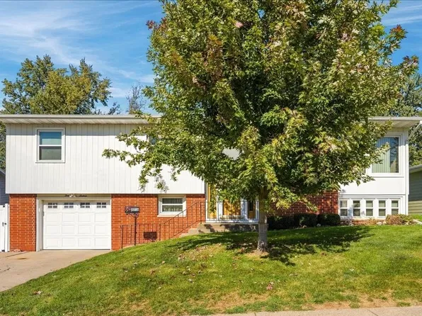 3216 Franbrook Ter NW, Cedar Rapids, IA 52405