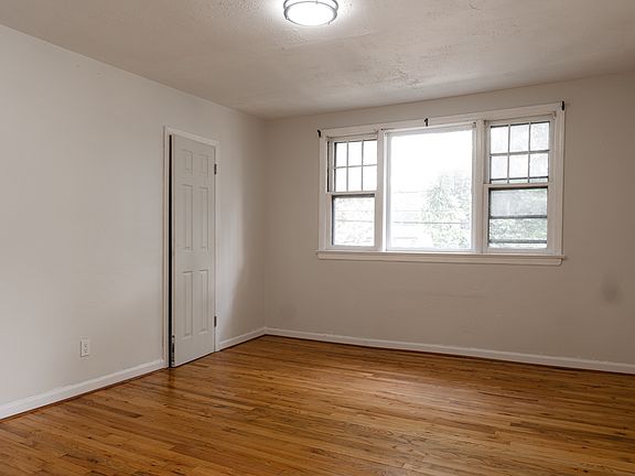 2nd image of 206 1st St #2L