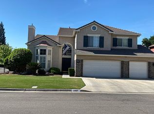 2707 E Deyoung Dr, Fresno, CA