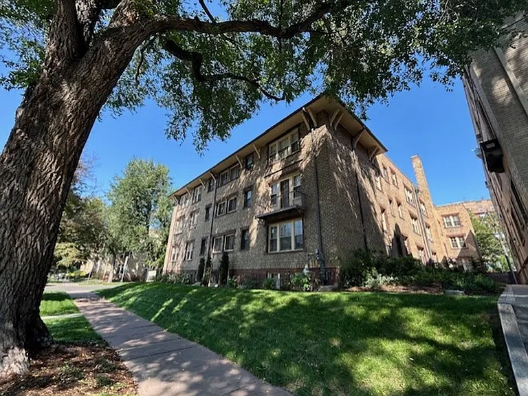 Arlington Apartments — Photo 2