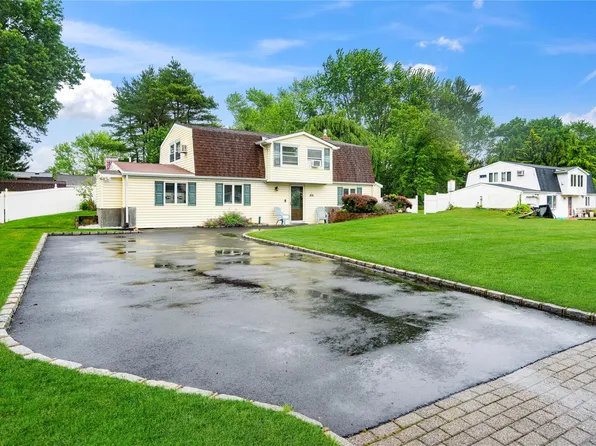 19 College Drive, Stony Brook, NY 11790