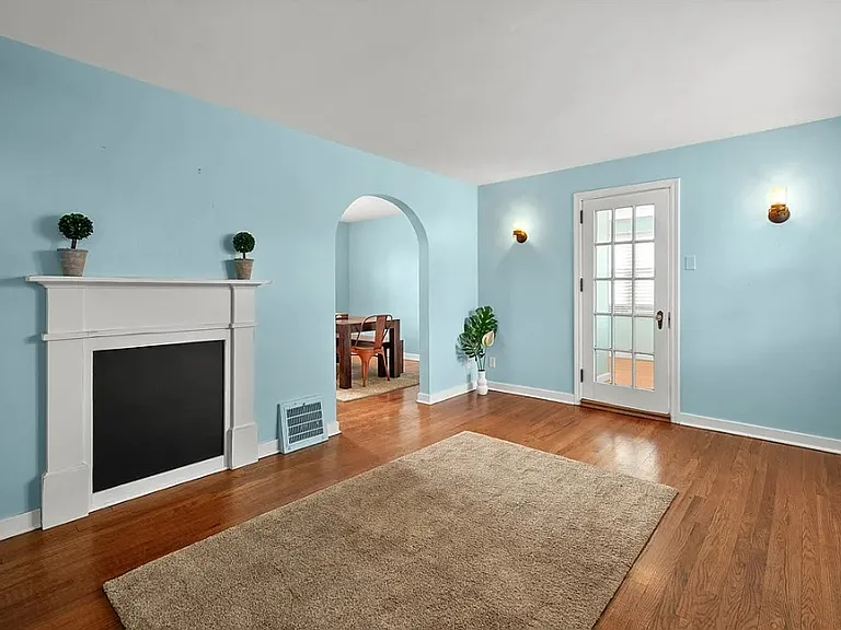 810 Irwin Dr — Photo 3