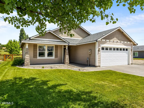 8007 Vialago Pkwy, Zillah, WA 98953