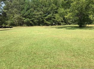 7050 Glen Raven Dr, Fayetteville, NC 28306