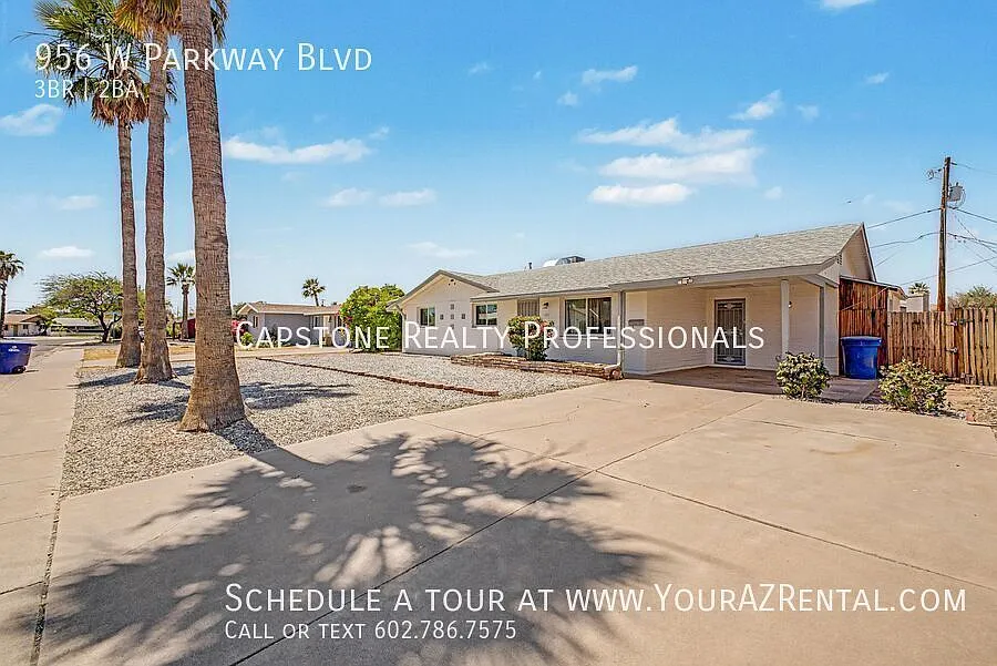 Building Photo - 956 W Parkway Blvd